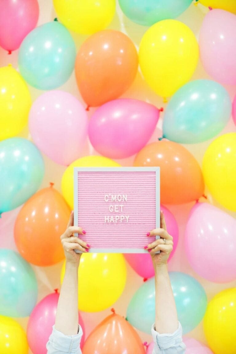 DIY Balloon Photo Backdrop