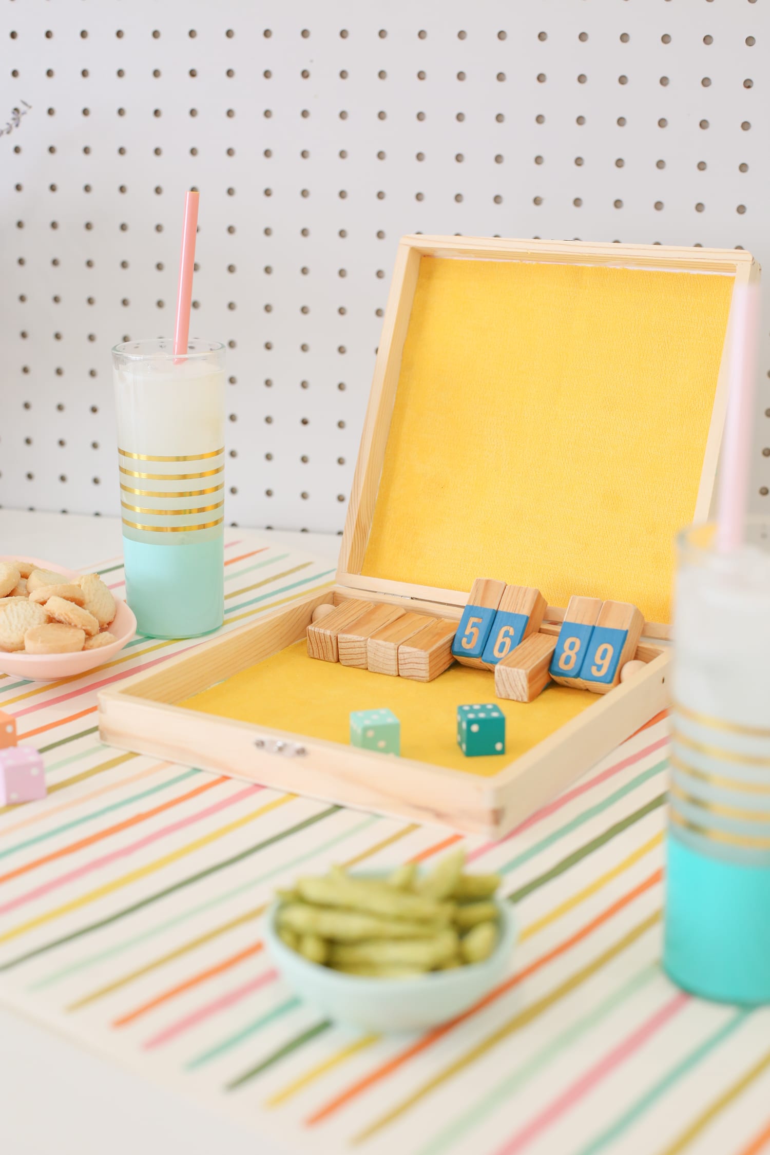 How to make a shut the box game