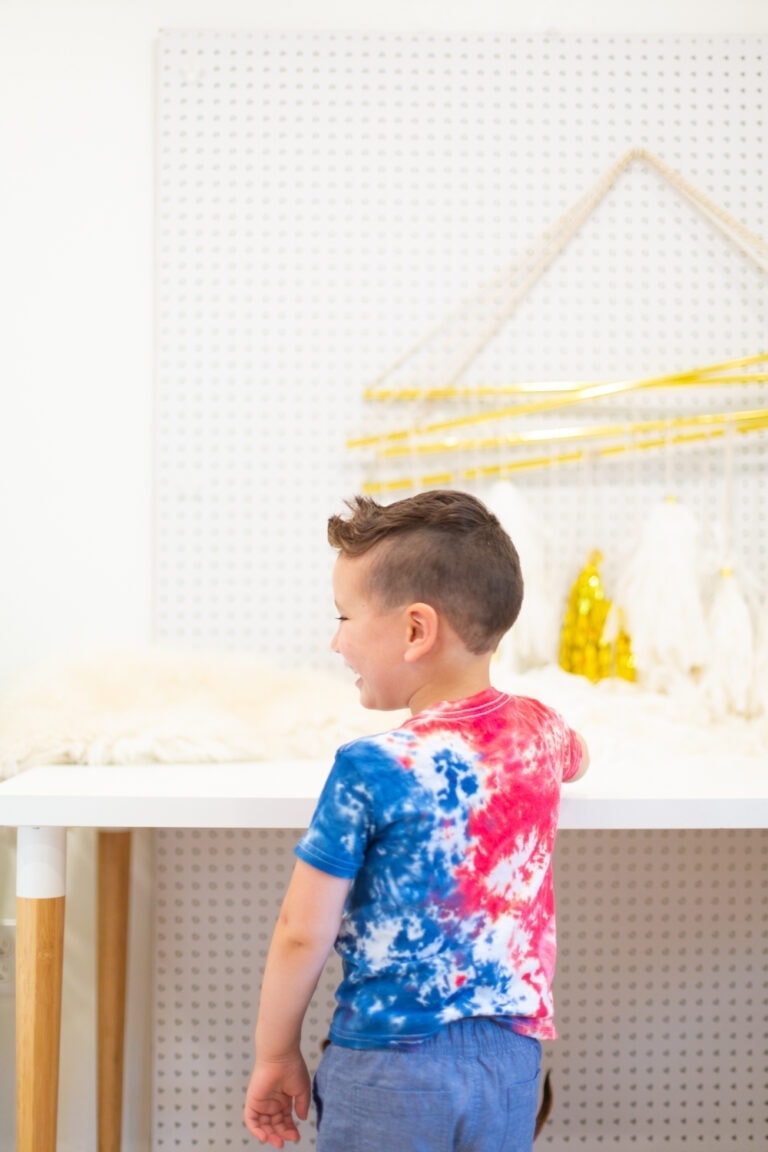make tie-dye shirts for fourth of july