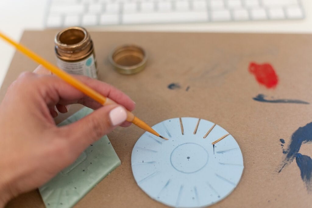 how to make an incense holder