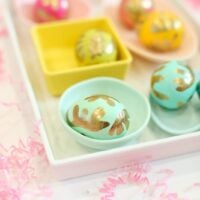 How to make modern gold painted Easter eggs