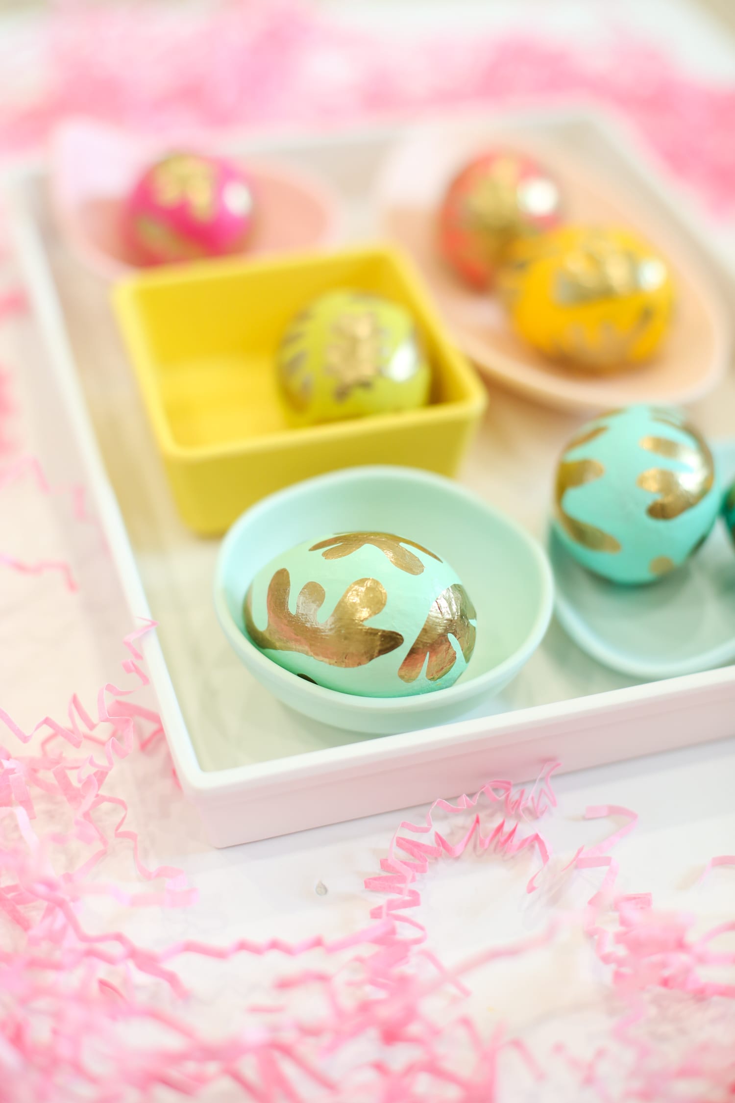 How to make modern gold painted Easter eggs