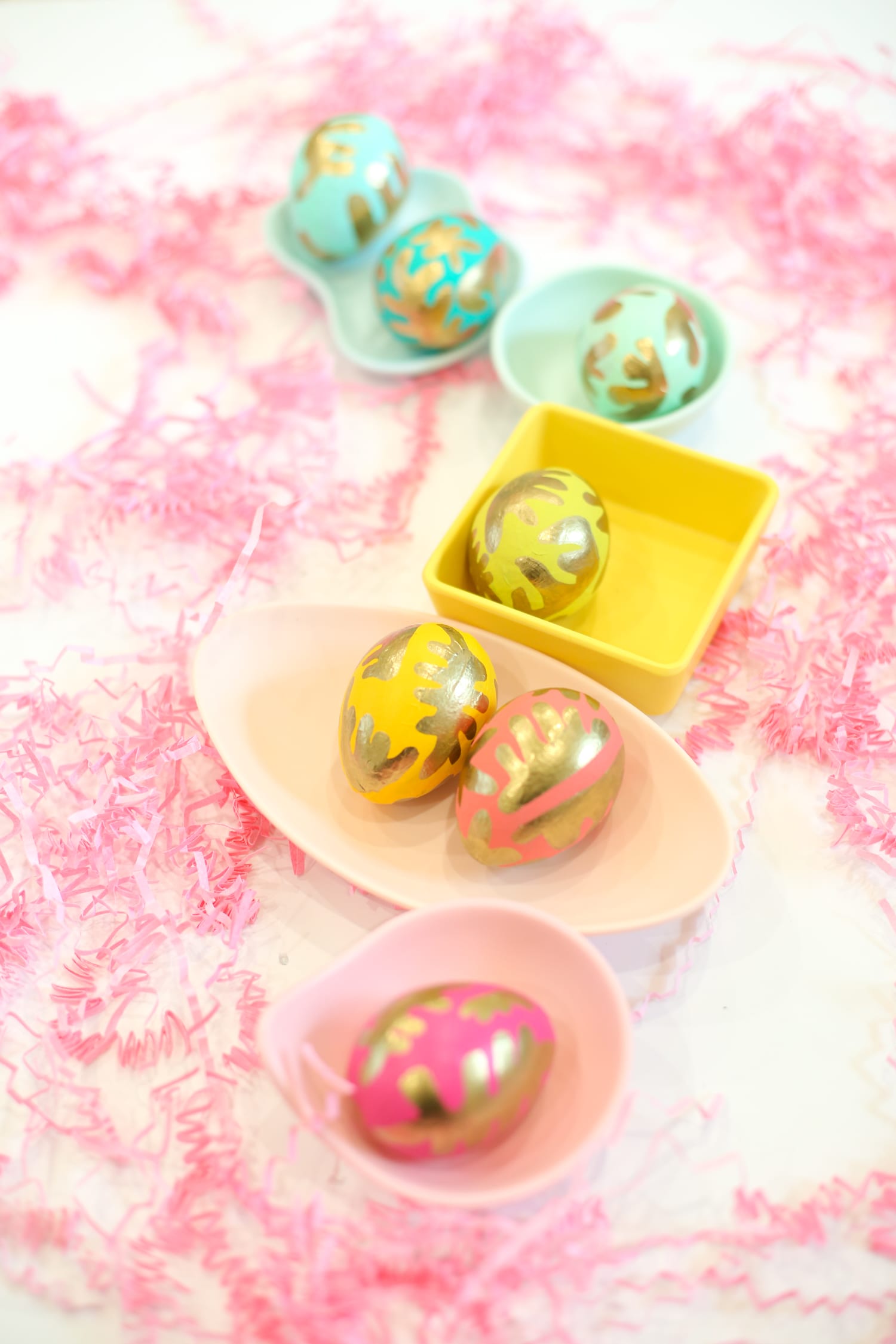 How to make modern gold painted Easter eggs