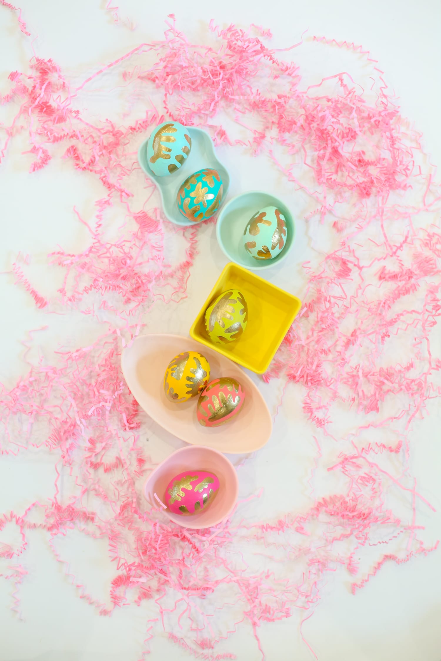 How to make modern gold painted Easter eggs