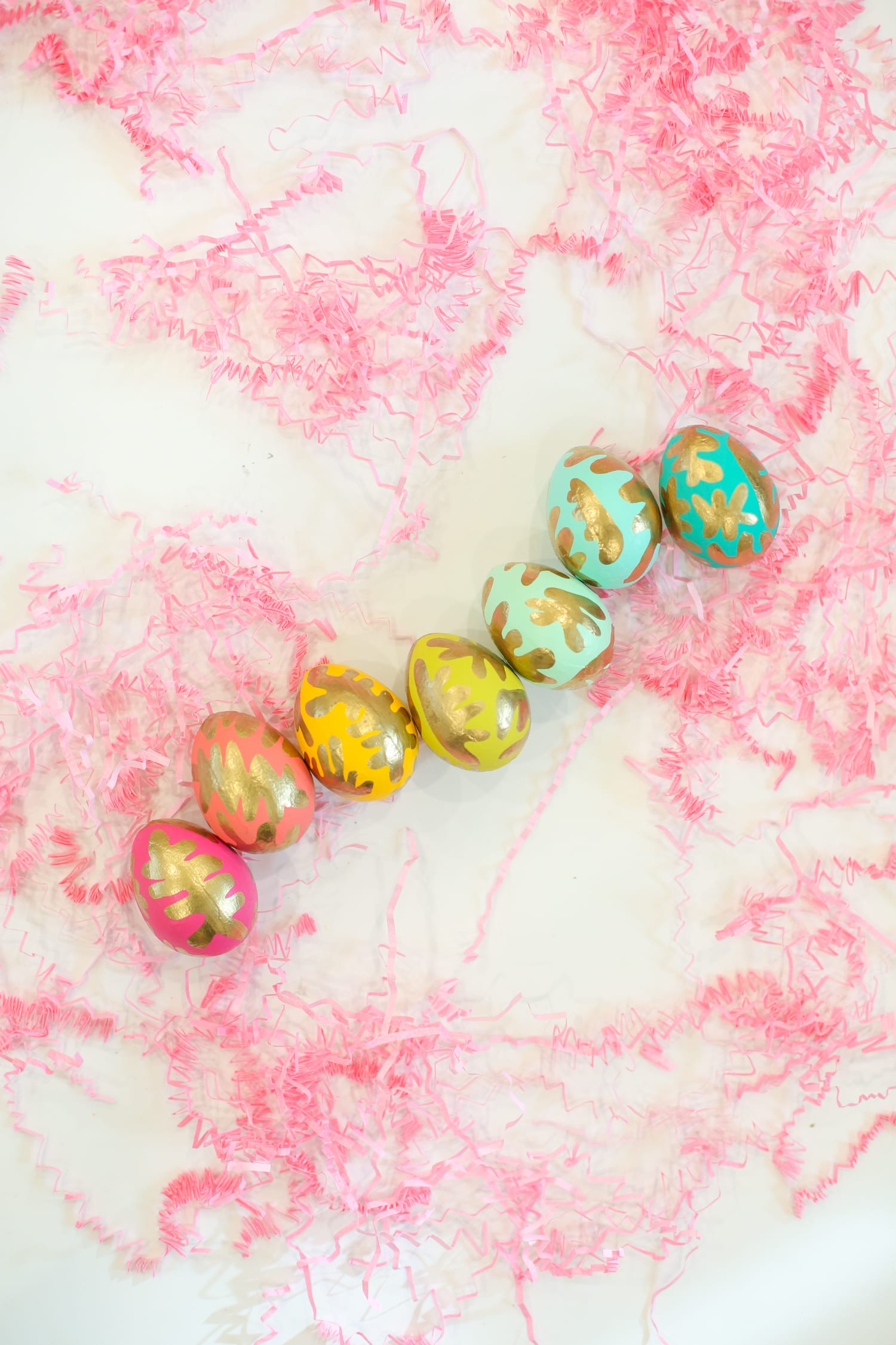 How to make modern gold painted Easter eggs