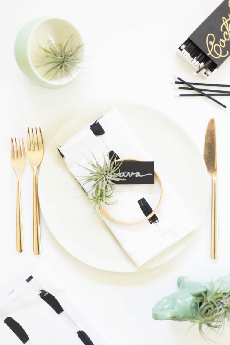How to Make Mini Air Plant Wreath Place Cards for Thanksgiving
