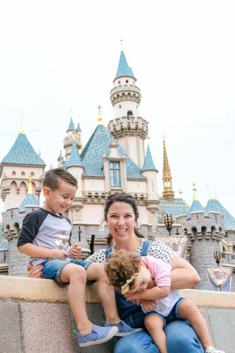 How to take awesome Disneyland family photos