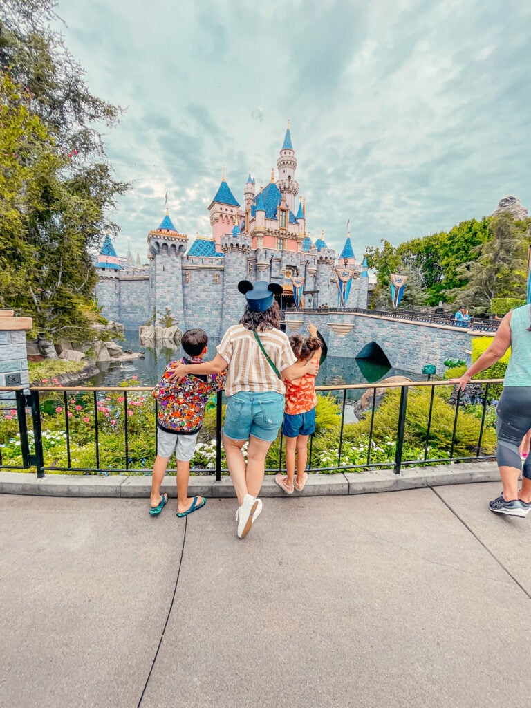 disneyland outfit ideas