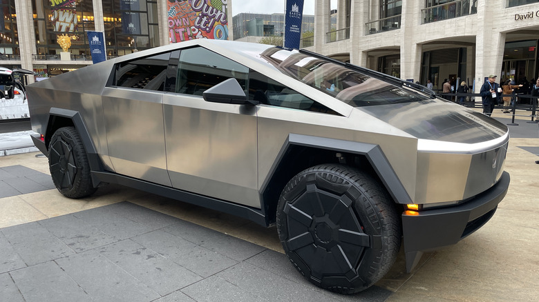 Tesla Cybertruck 