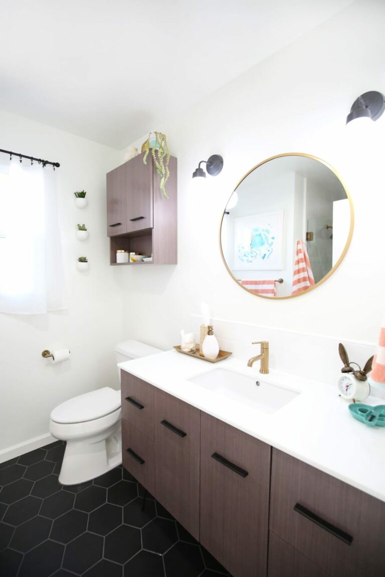 Black and White Bathroom