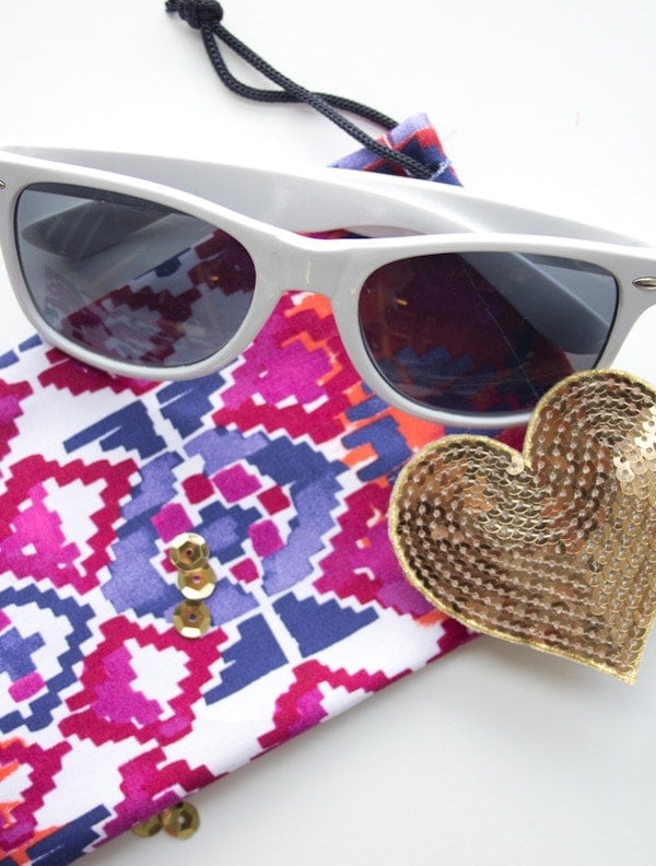 Make and Give // DIY Sunglasses Pouch